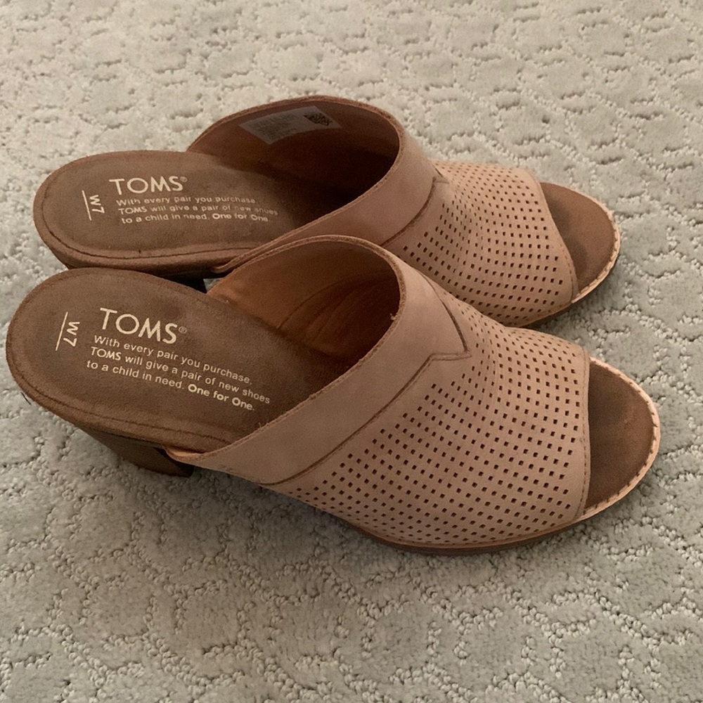 Toms Open Toed Mules